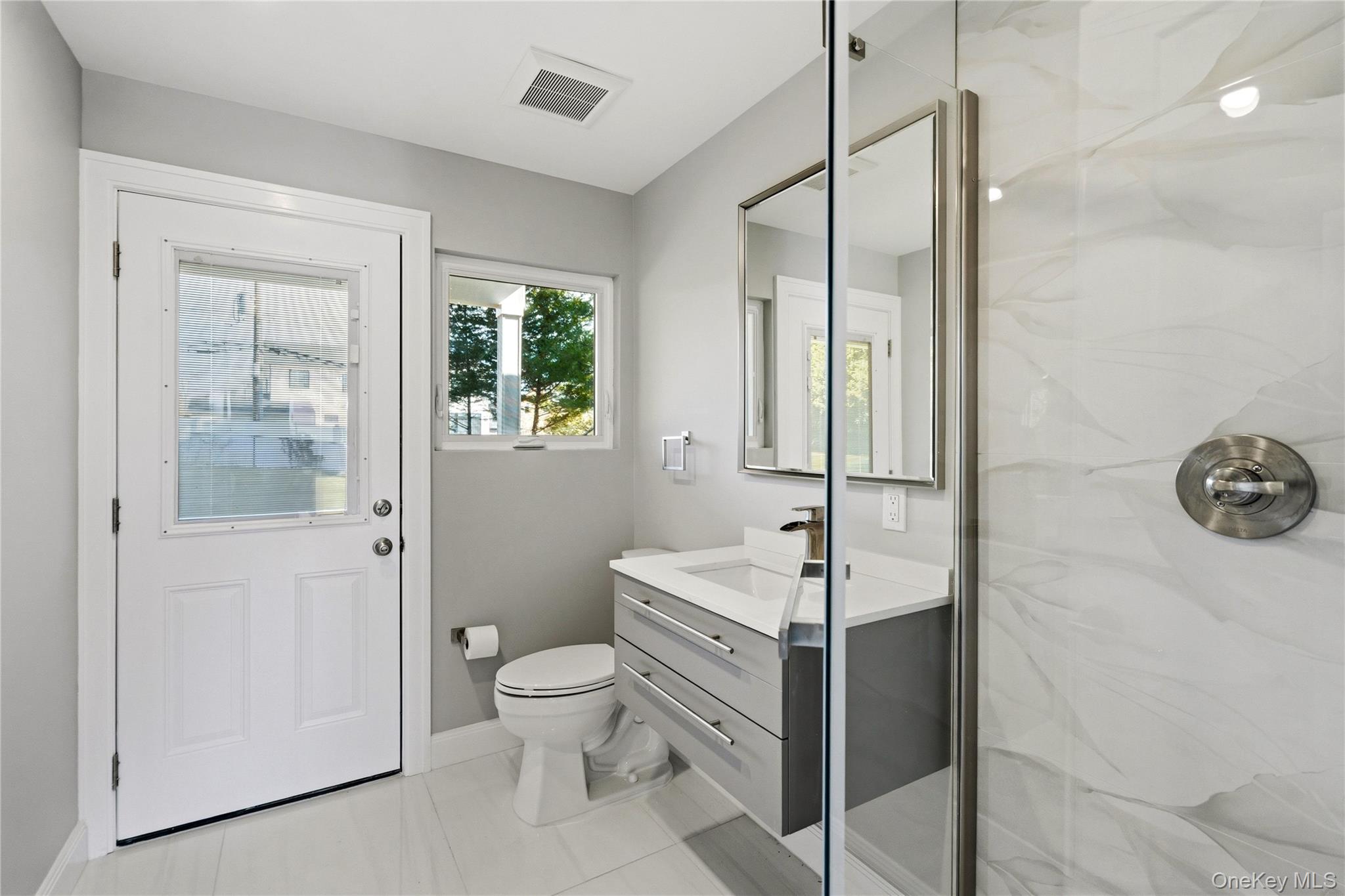 #7 photo, 6 Adrienne Drive, 長島 Old Bethpage , NY 11804