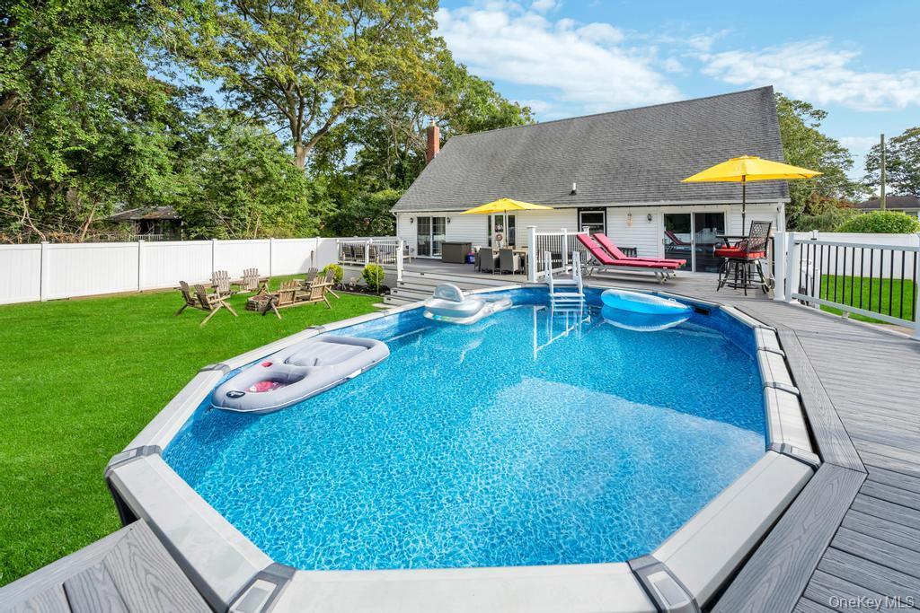 #11 photo, 45 Floradora Drive, מחוז סאפוק Mastic , NY 11950