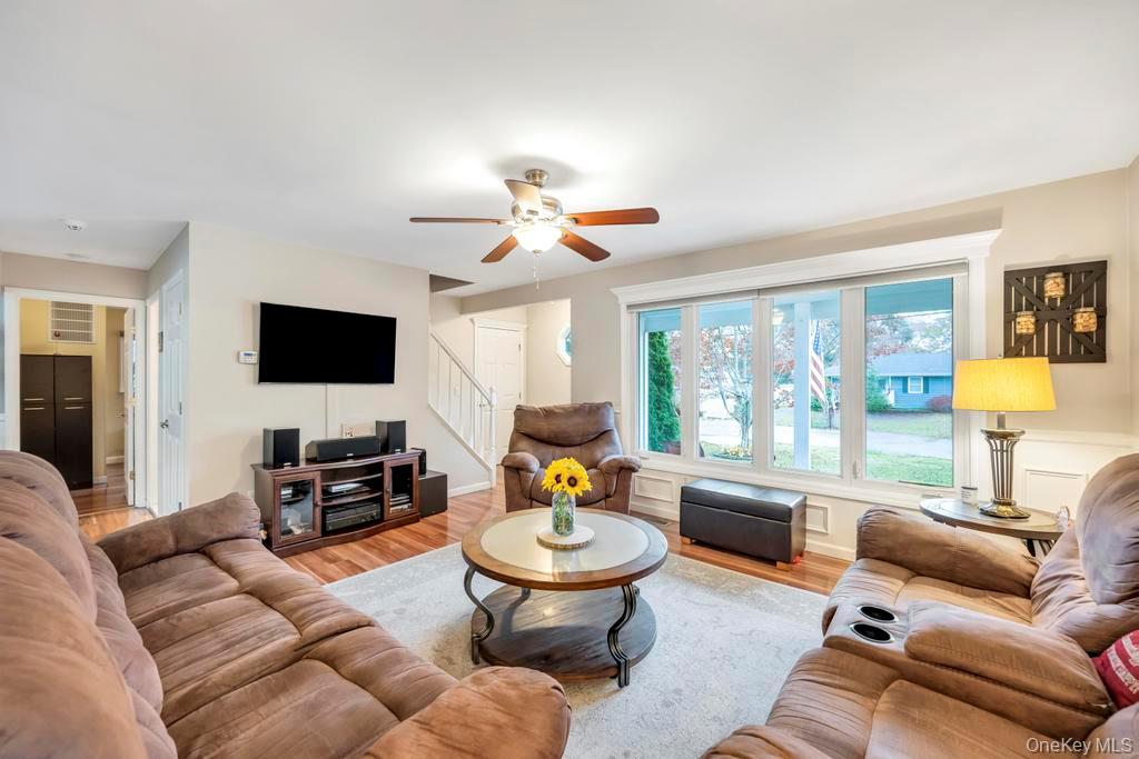 #14 photo, 45 Floradora Drive, מחוז סאפוק Mastic , NY 11950