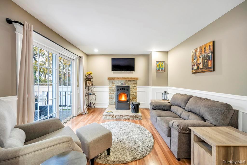 #16 photo, 45 Floradora Drive, מחוז סאפוק Mastic , NY 11950