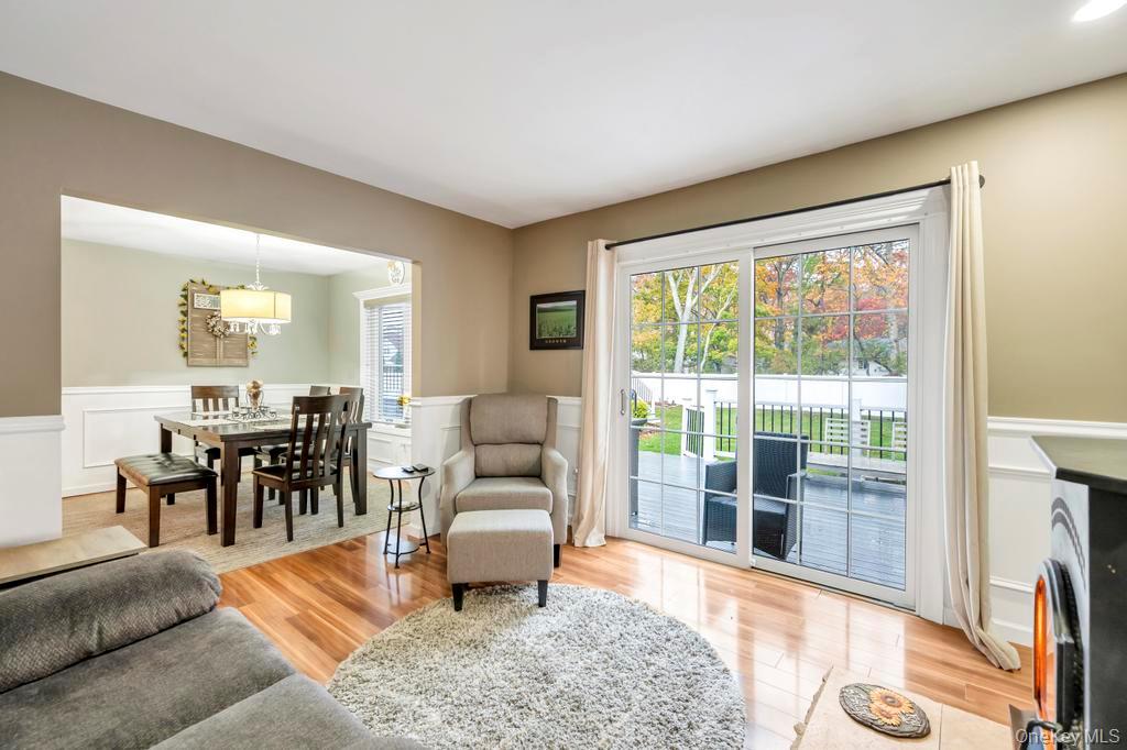 #17 photo, 45 Floradora Drive, מחוז סאפוק Mastic , NY 11950