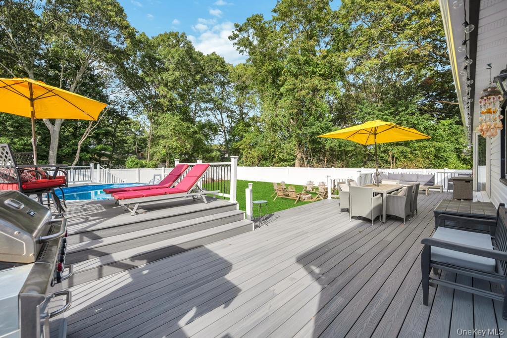 #3 photo, 45 Floradora Drive, מחוז סאפוק Mastic , NY 11950