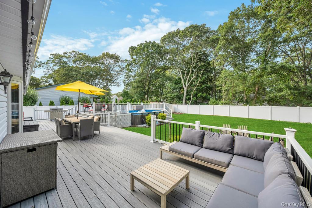 #5 photo, 45 Floradora Drive, מחוז סאפוק Mastic , NY 11950