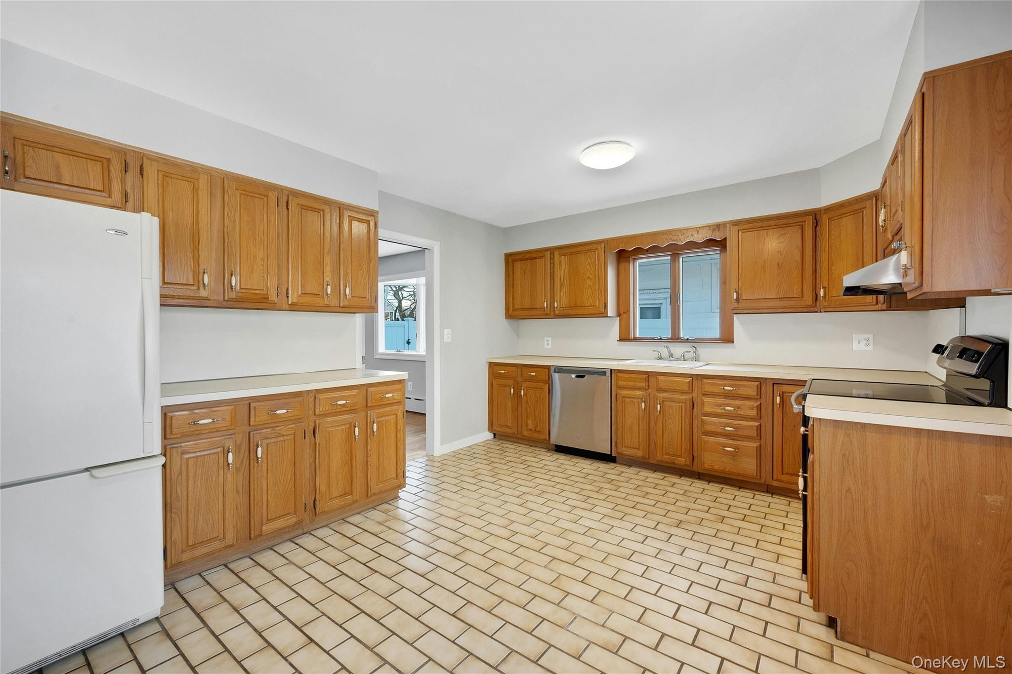 #14 photo, 812 Halstead Avenue, Mamaroneck , NY 10543