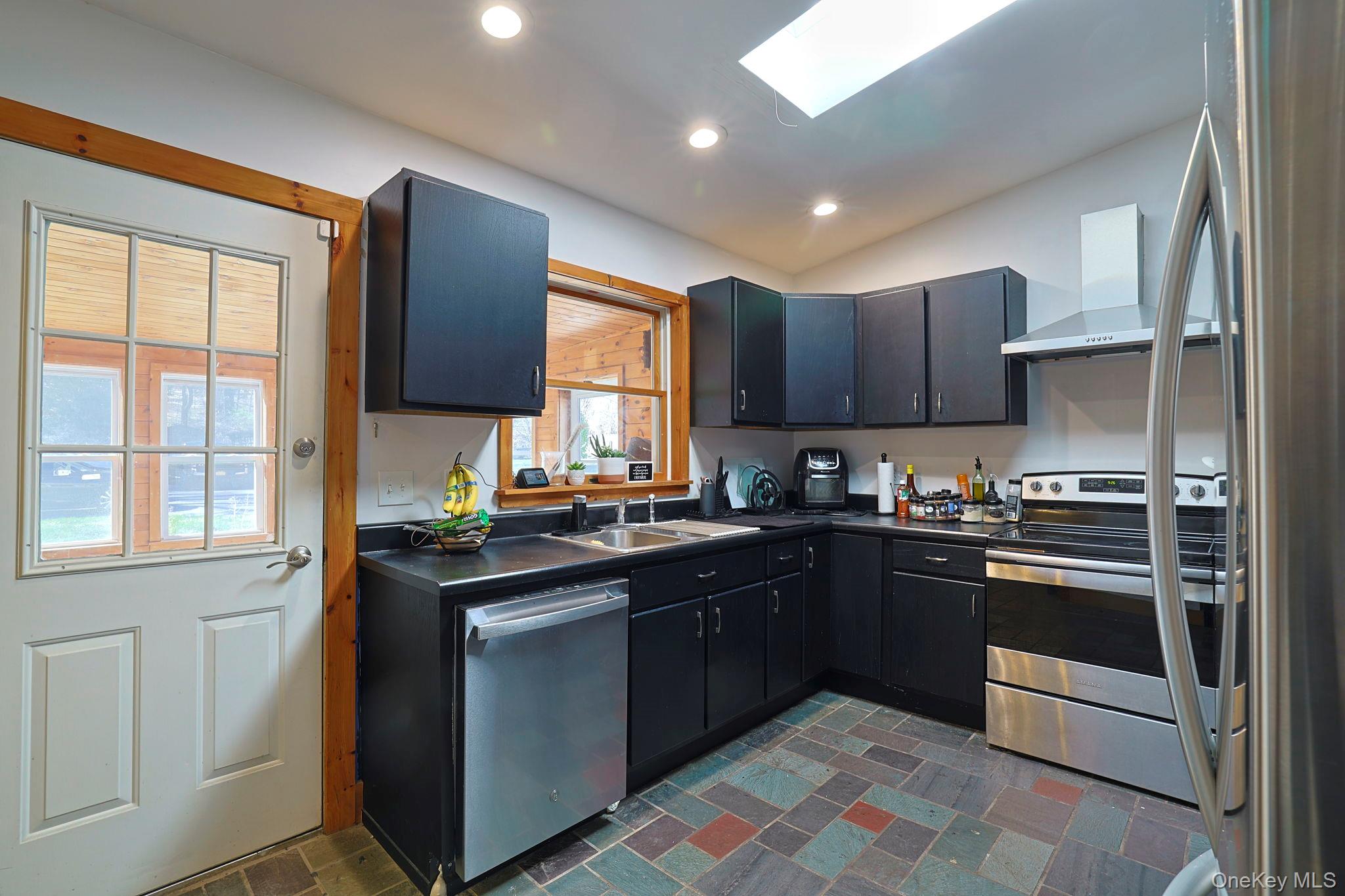 #11 photo, 1666 Main Street, 紐約州 Pleasant Valley , NY 12569