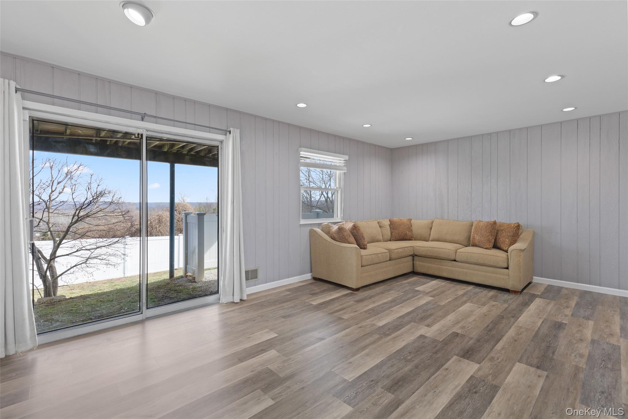 #13 photo, 99 Lester Drive, 紐約州 Tappan , NY 10983