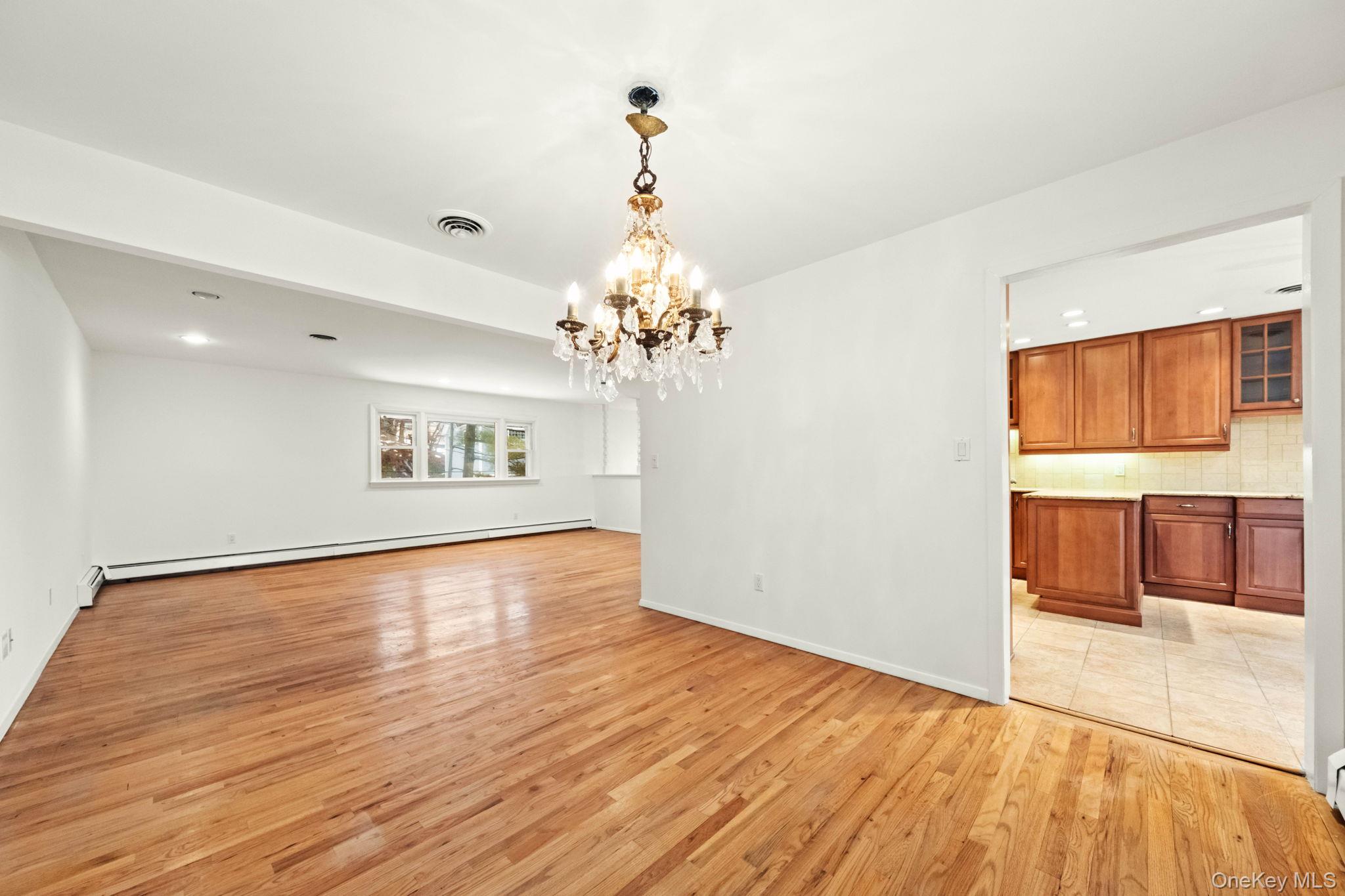 #10 photo, 32 Bramble Brook Road, Ardsley , NY 10502