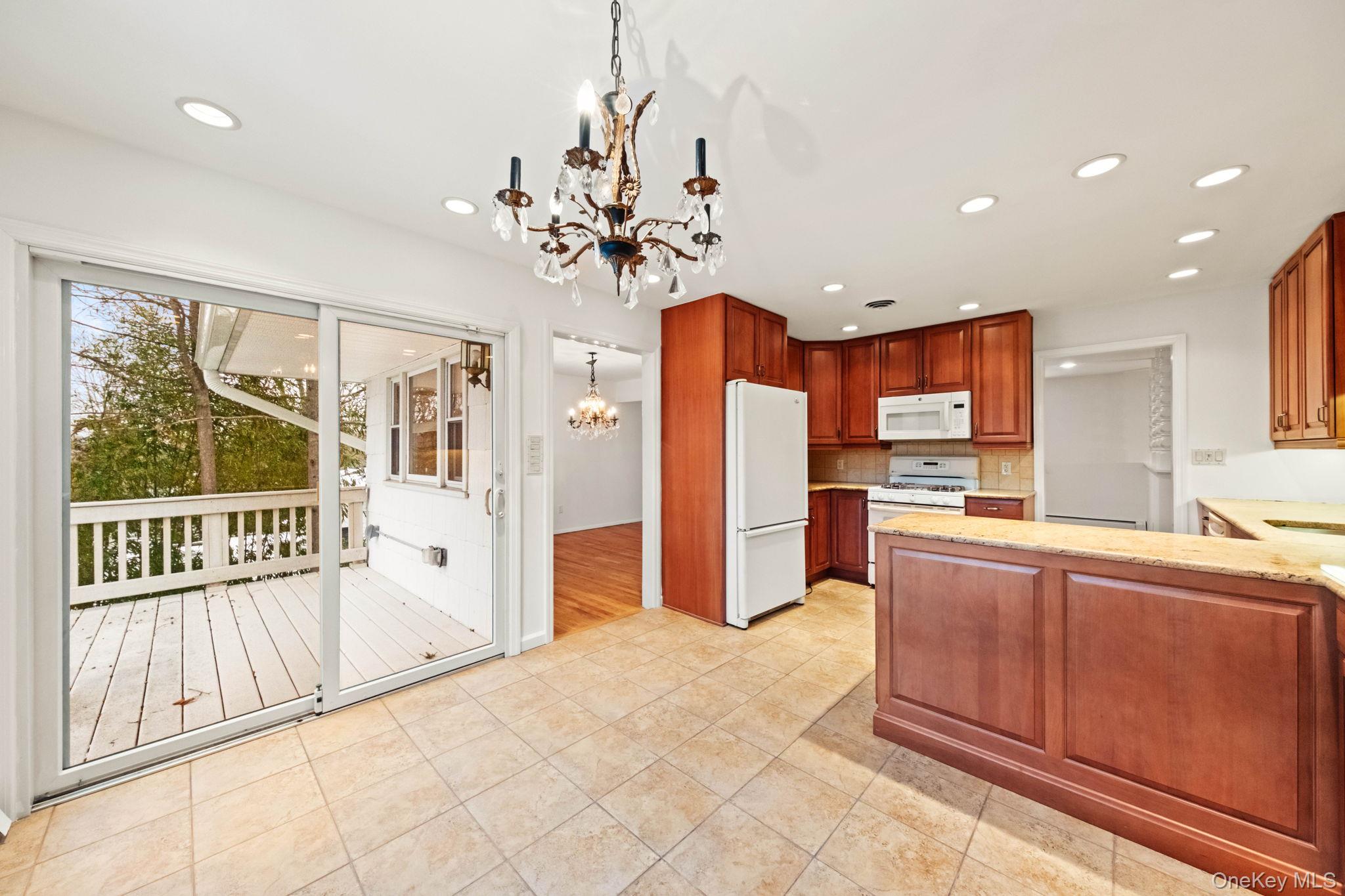 #13 photo, 32 Bramble Brook Road, Ardsley , NY 10502