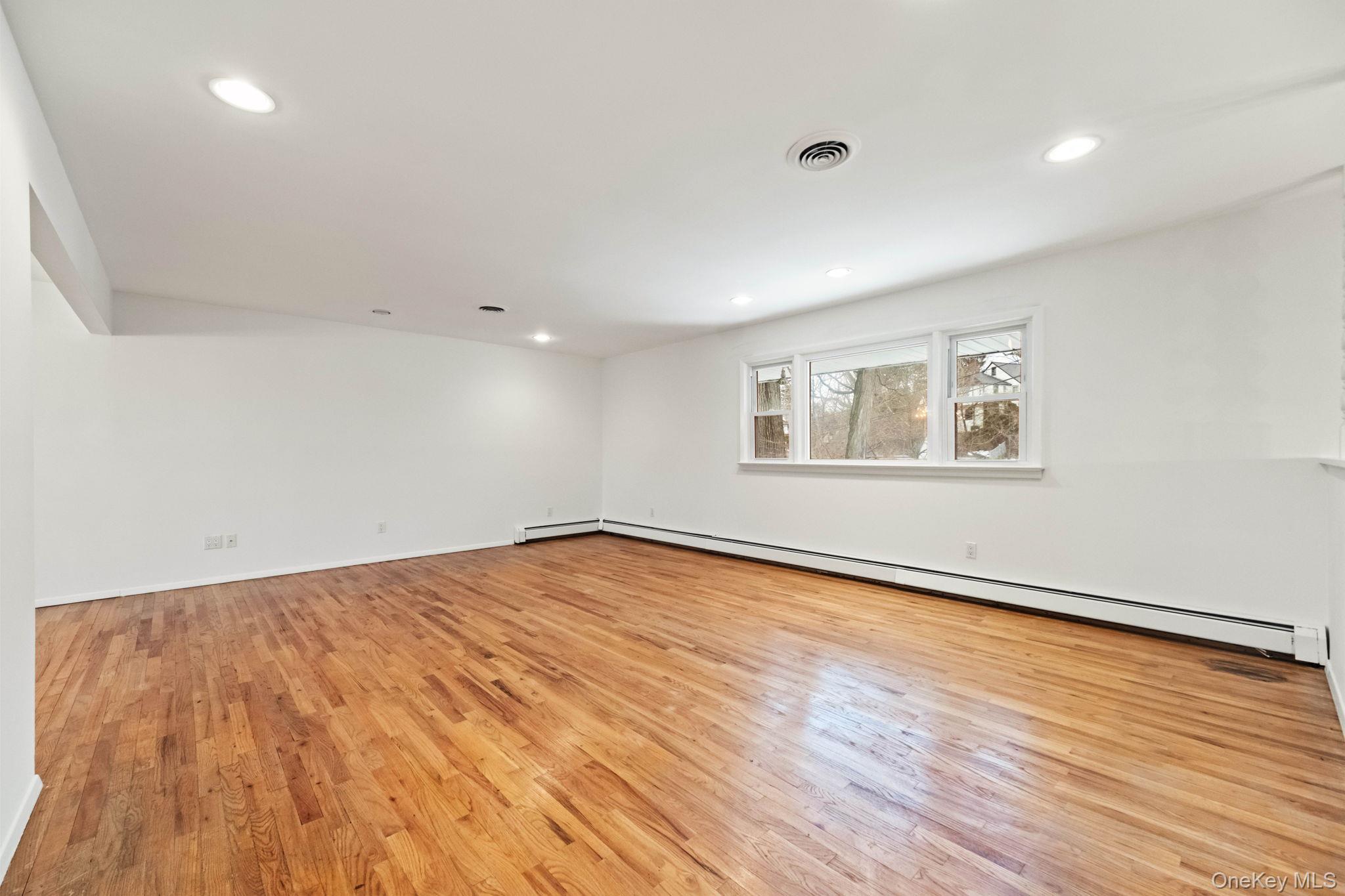 #6 photo, 32 Bramble Brook Road, Ardsley , NY 10502