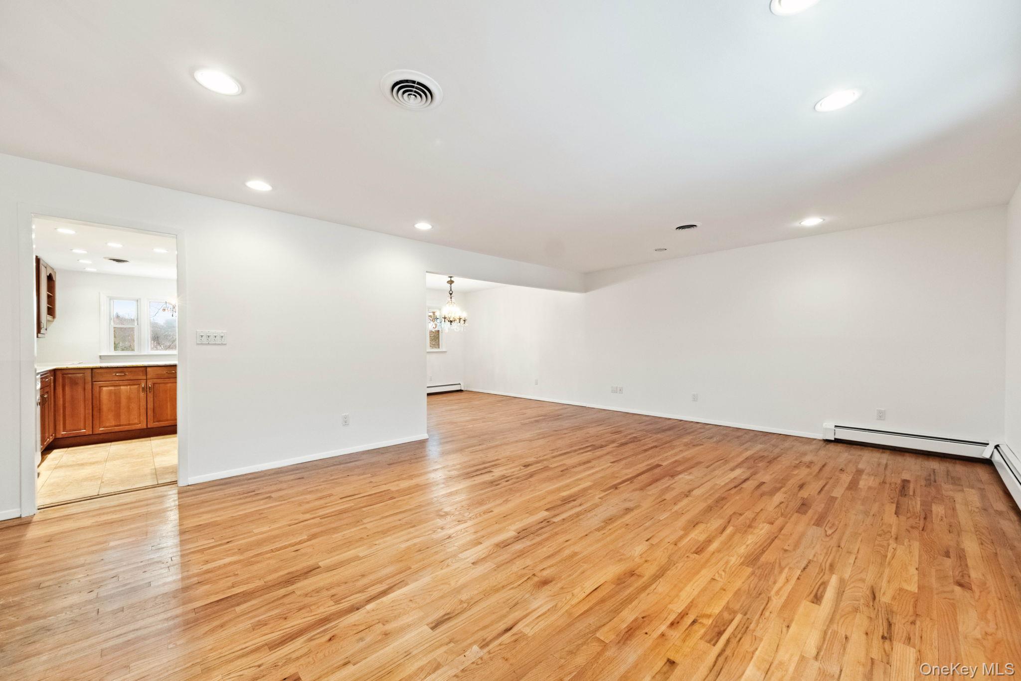 #7 photo, 32 Bramble Brook Road, Ardsley , NY 10502