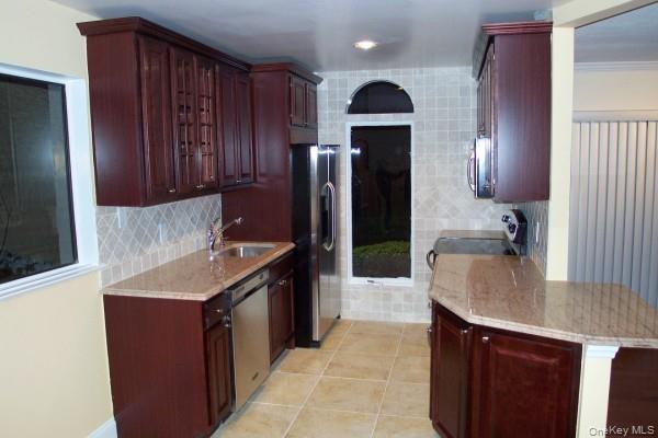 #5 photo, 12 Granada Crescent, White Plains , NY 10603