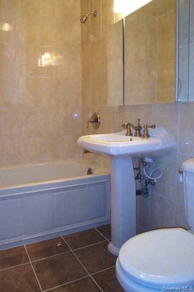 #9 photo, 12 Granada Crescent, White Plains , NY 10603