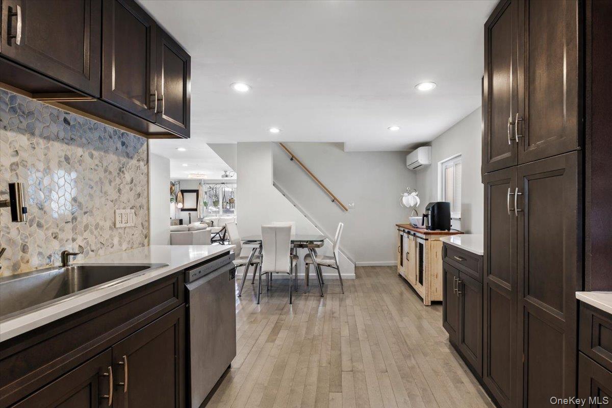 #16 photo, 163D Edgwater, Bronx , NY 10465