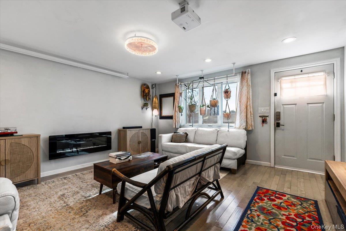 #3 photo, 163D Edgwater, Bronx , NY 10465