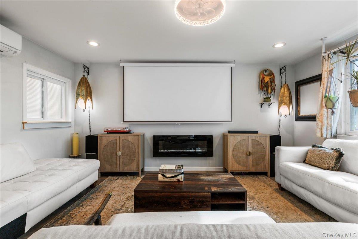 #6 photo, 163D Edgwater, Bronx , NY 10465