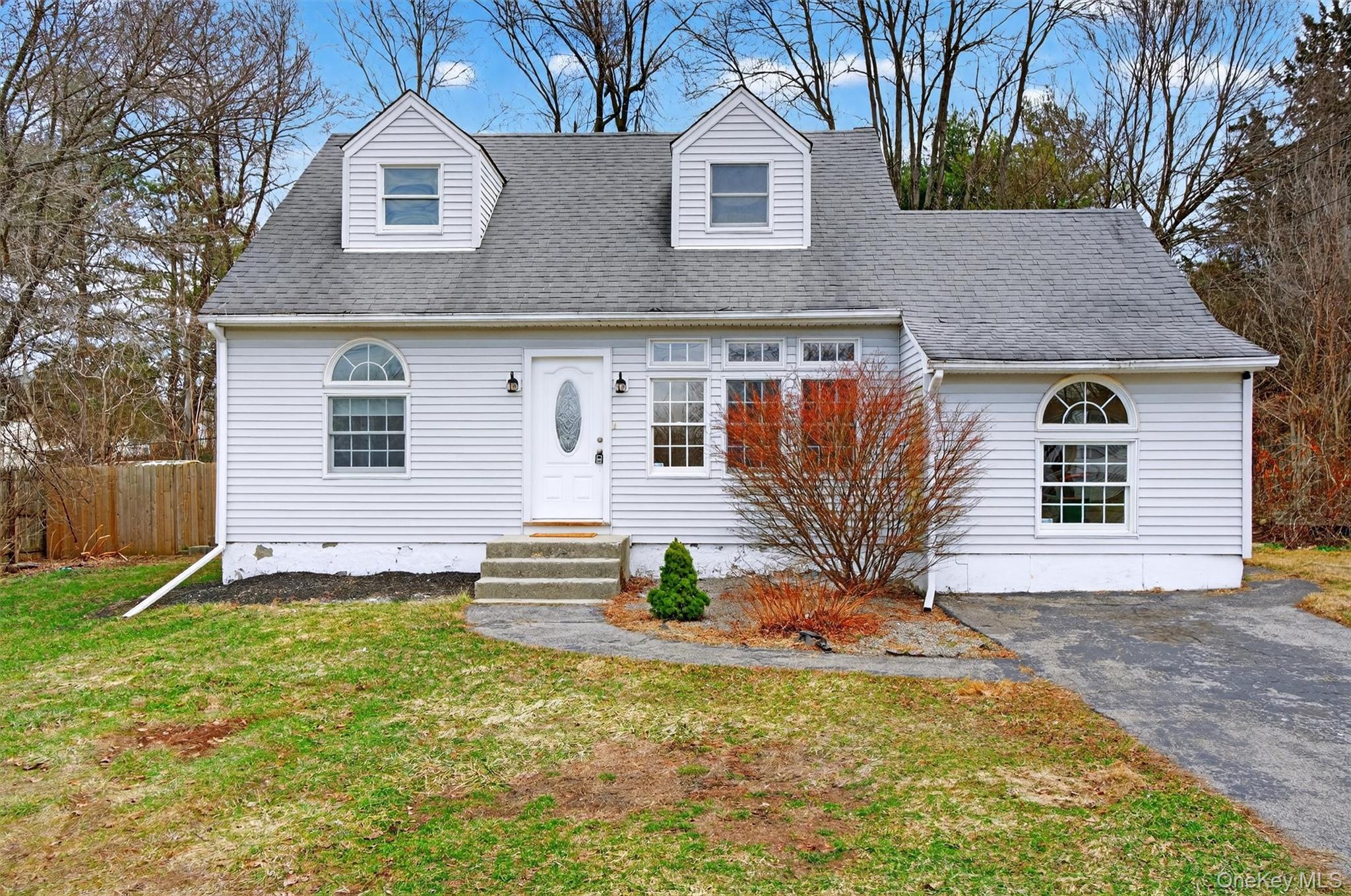 #1 photo, 19 Cayuga Drive, 뉴욕주 Wappingers Falls , NY 12590