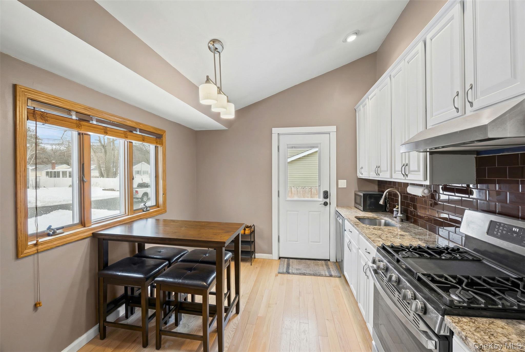 #4 photo, 432 Bohemia Parkway, সাফোক কাউন্টি Sayville , NY 11782