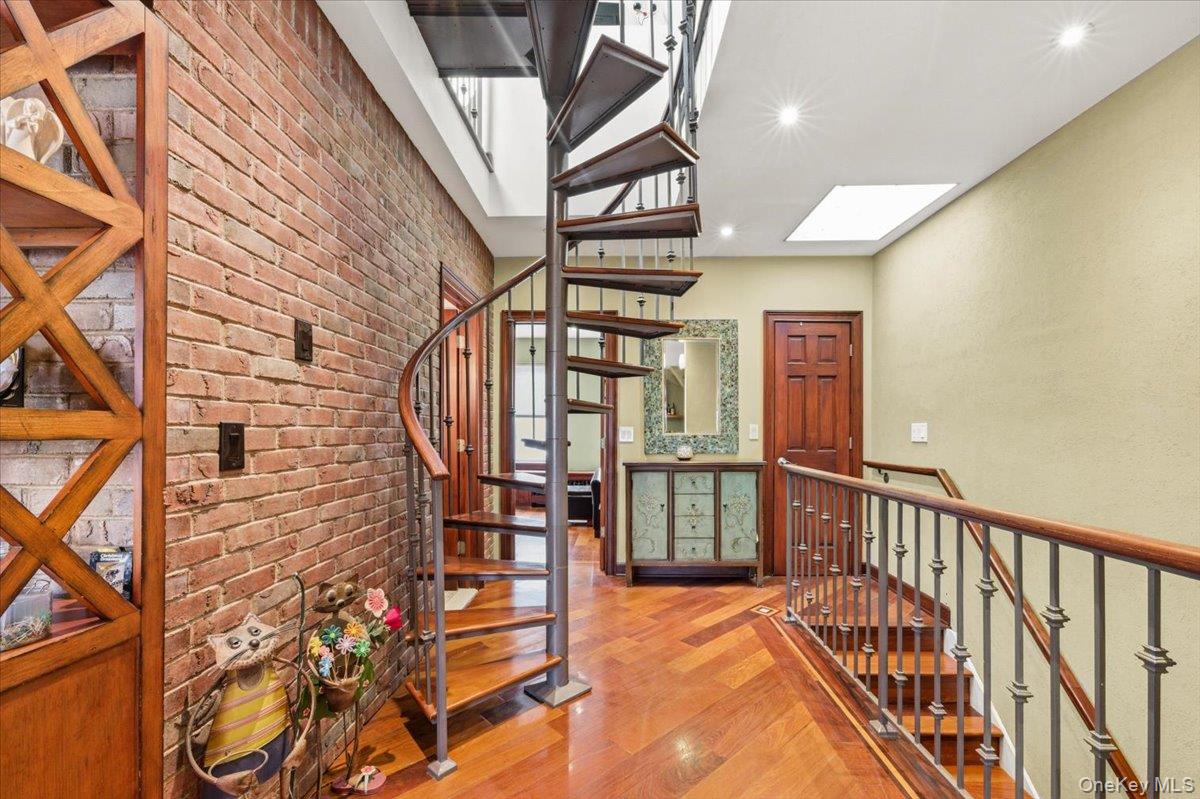 #19 photo, 33-24 83rd Street, Jackson Heights , NY 11372