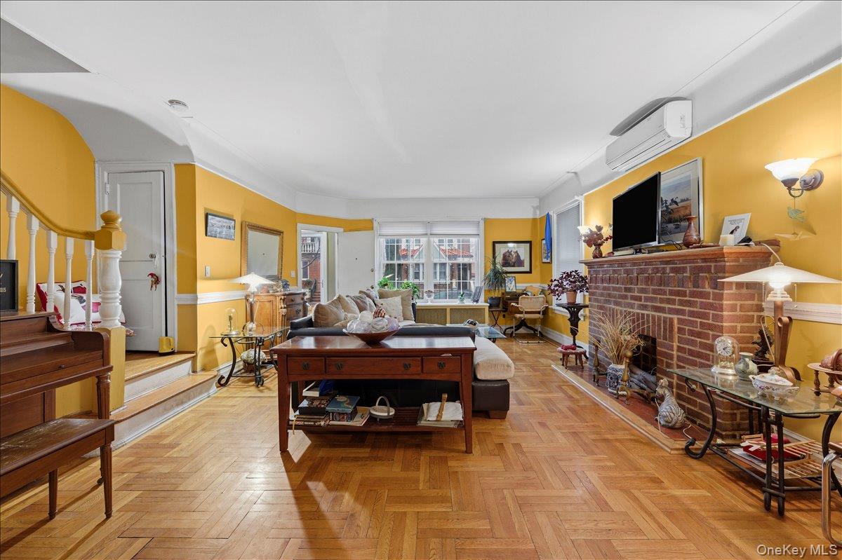 #4 photo, 33-24 83rd Street, Jackson Heights , NY 11372