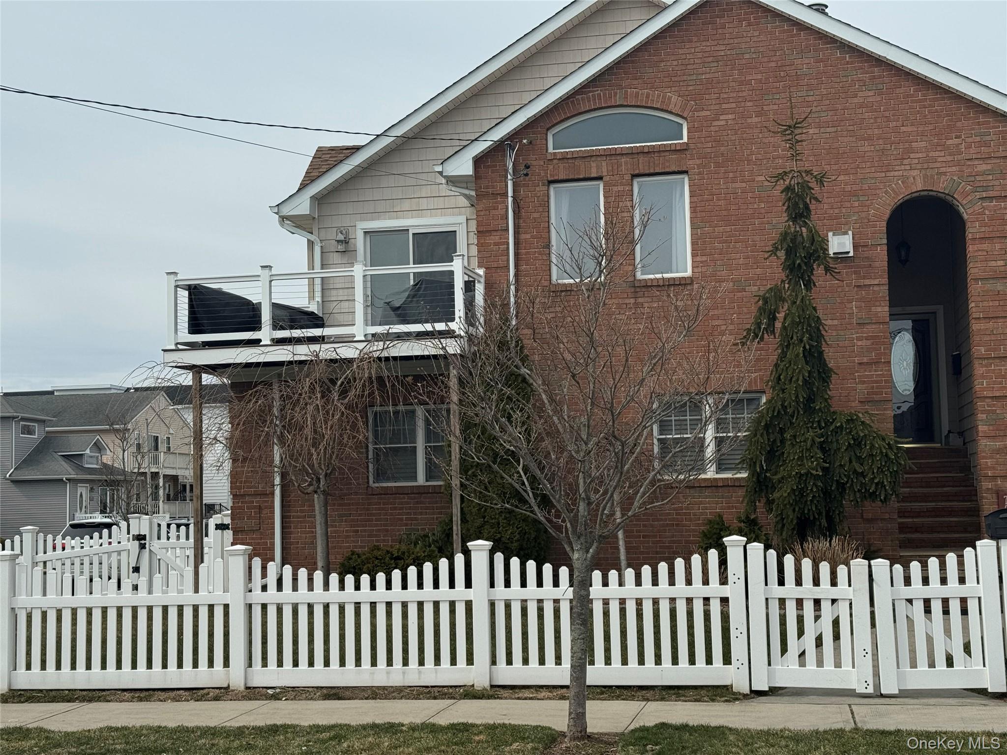 #2 photo, 703 Neptune Boulevard, नासाउ काउंटी Long Beach , NY 11561