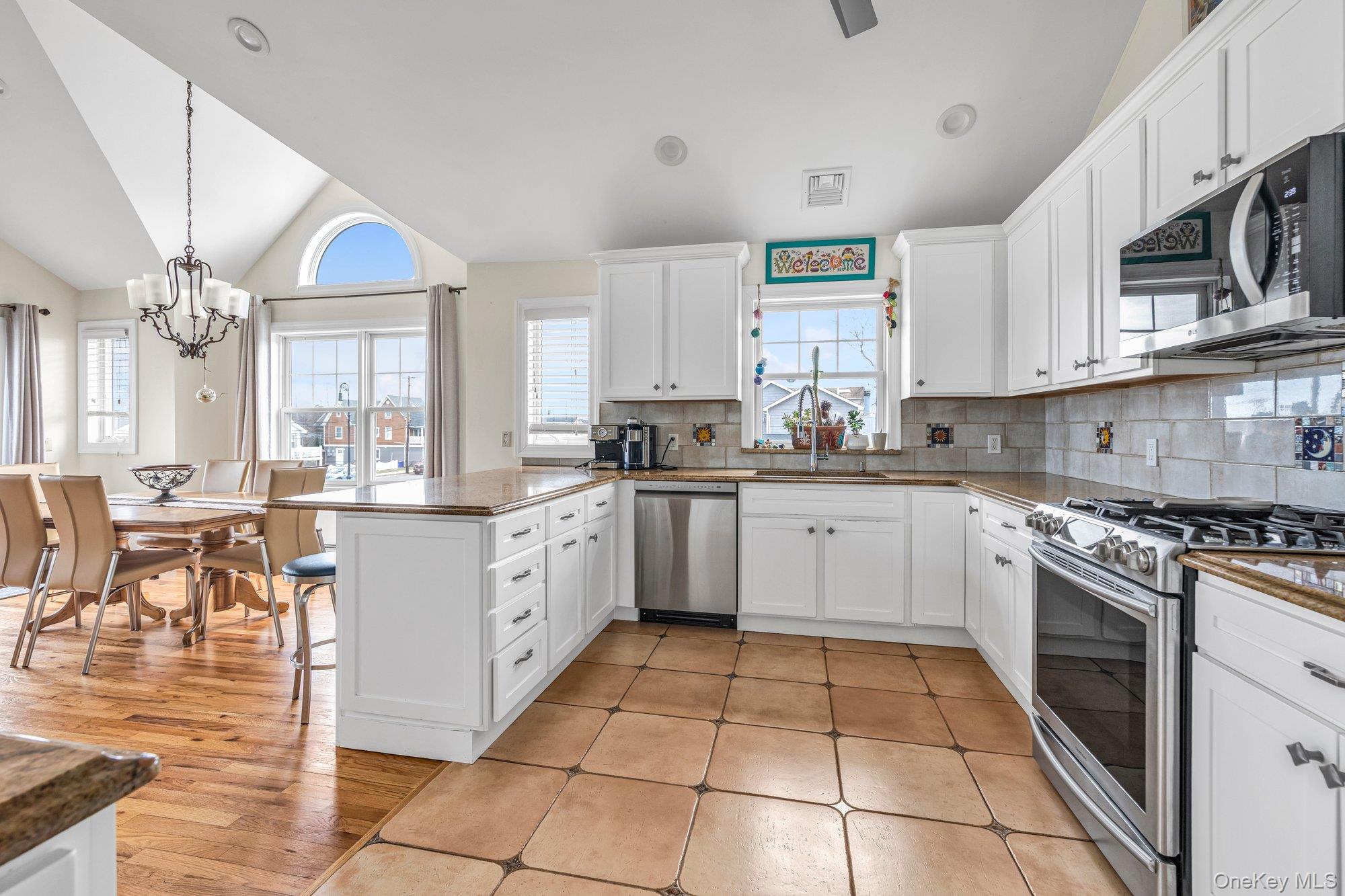 #9 photo, 703 Neptune Boulevard, Long Beach , NY 11561