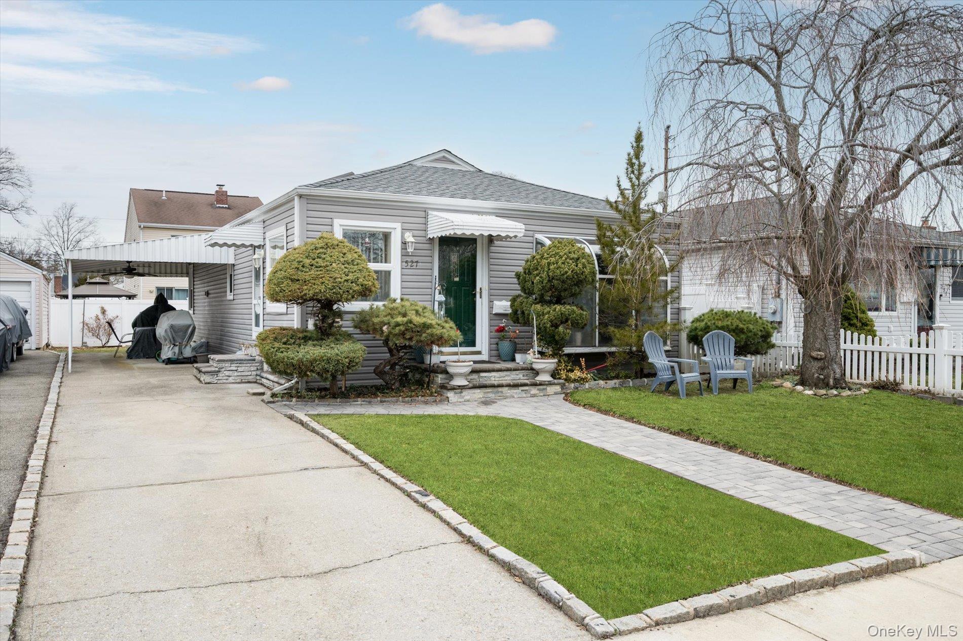 #1 photo, 527 Willow Street, South Hempstead , NY 11550