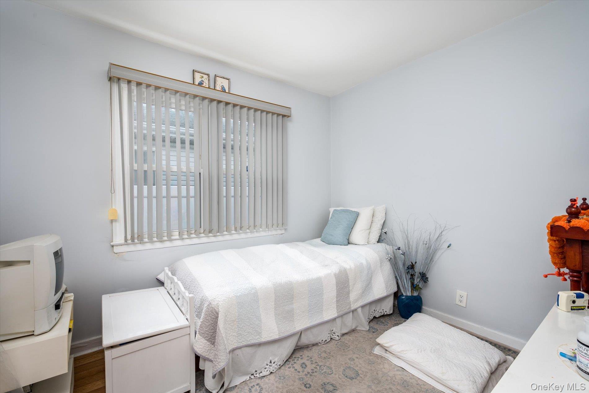 #11 photo, 527 Willow Street, South Hempstead , NY 11550