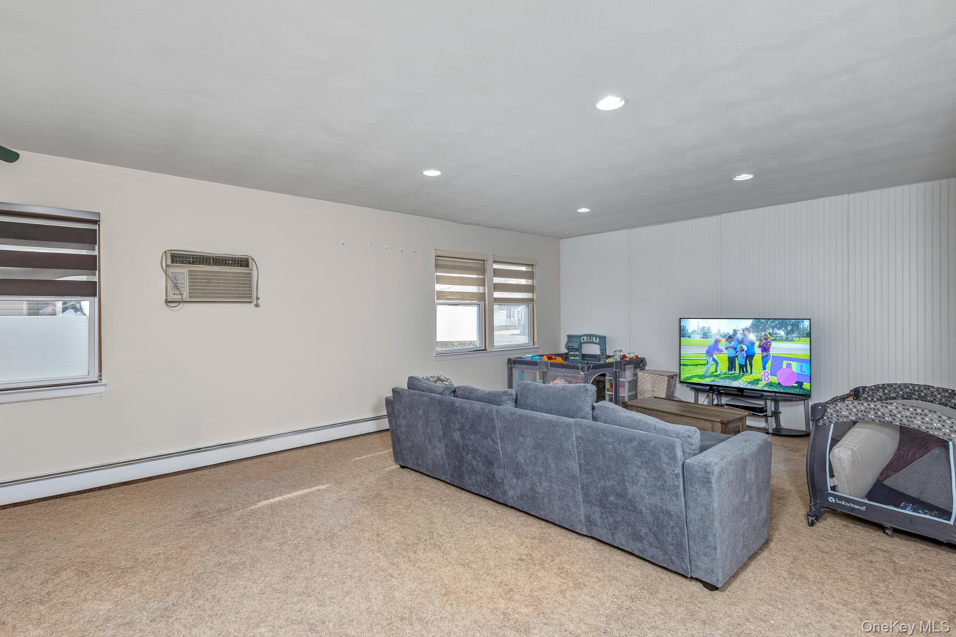 #12 photo, 39 Frost Valley Drive, সাফোক কাউন্টি East Patchogue , NY 11772