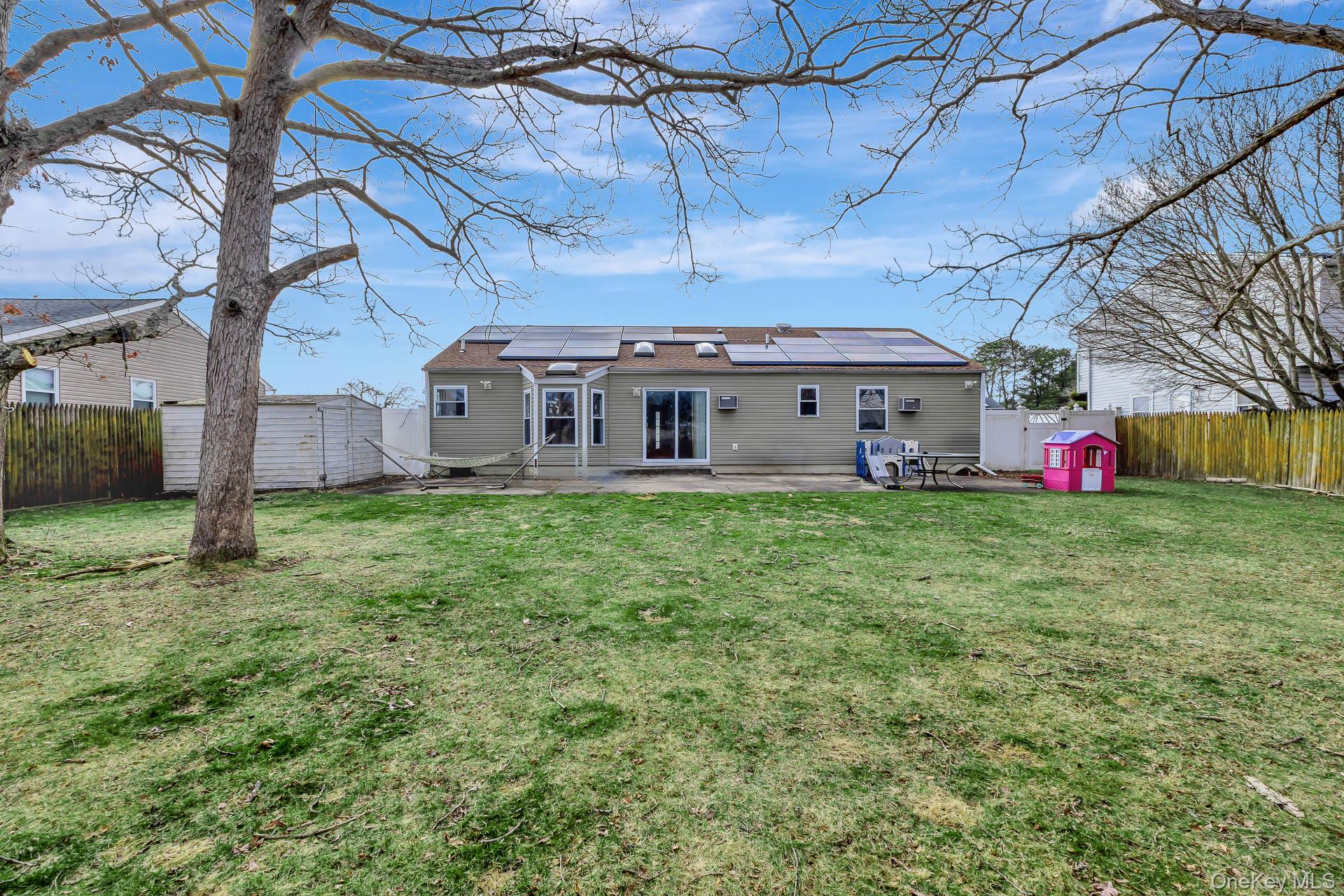 #18 photo, 39 Frost Valley Drive, সাফোক কাউন্টি East Patchogue , NY 11772