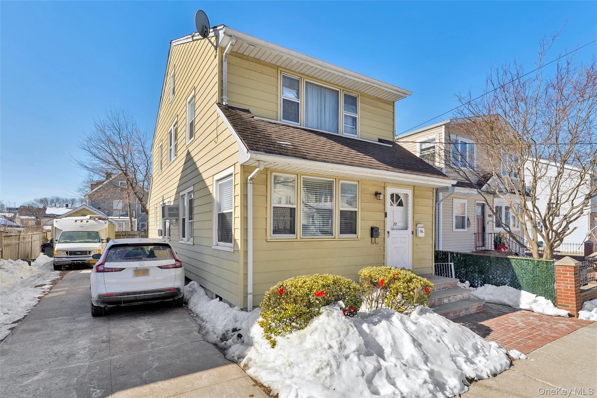 #2 photo, 22 Brokaw Avenue, 롱 아일랜드 Floral Park , NY 11001