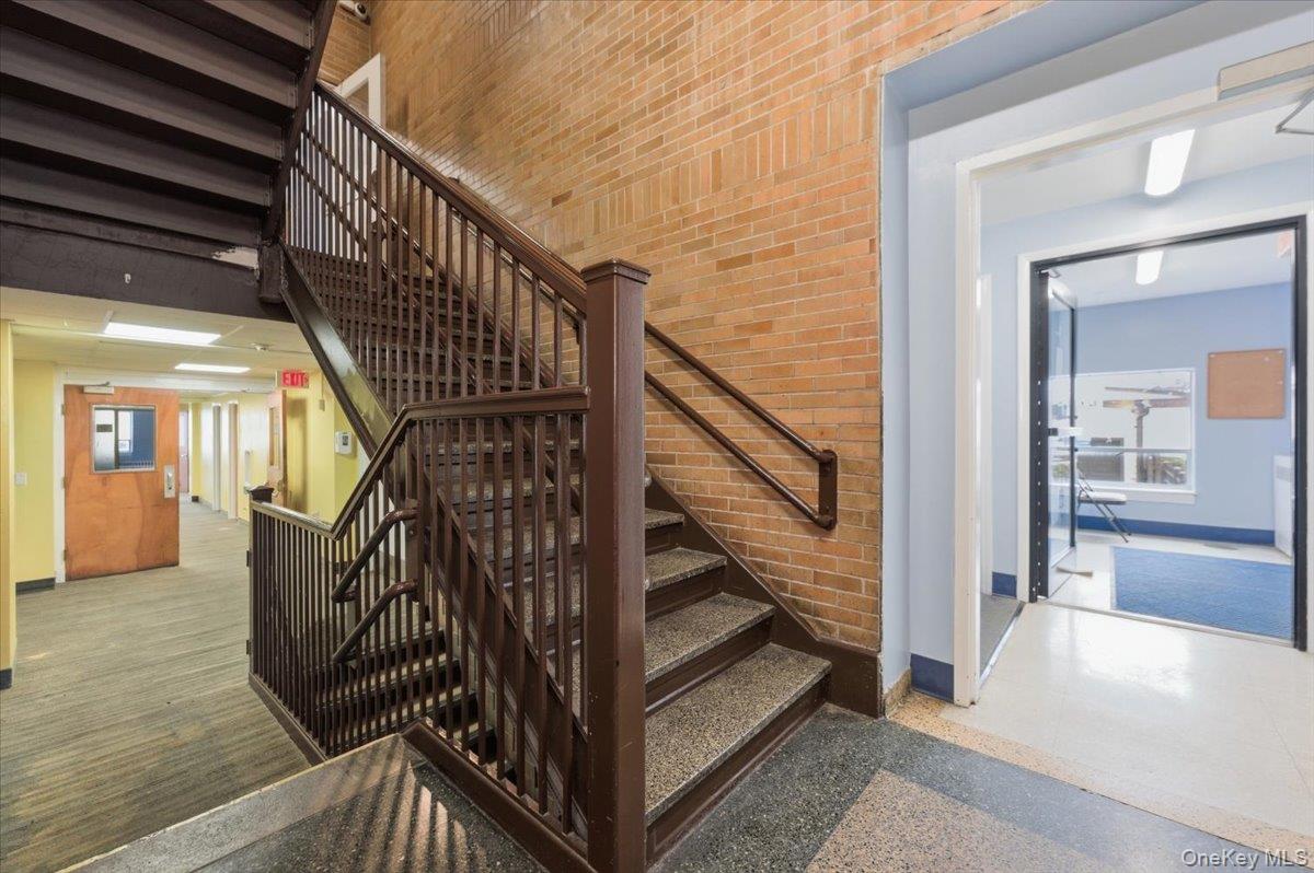 #6 photo, 90 Henry Street, 長島 Inwood , NY 11096