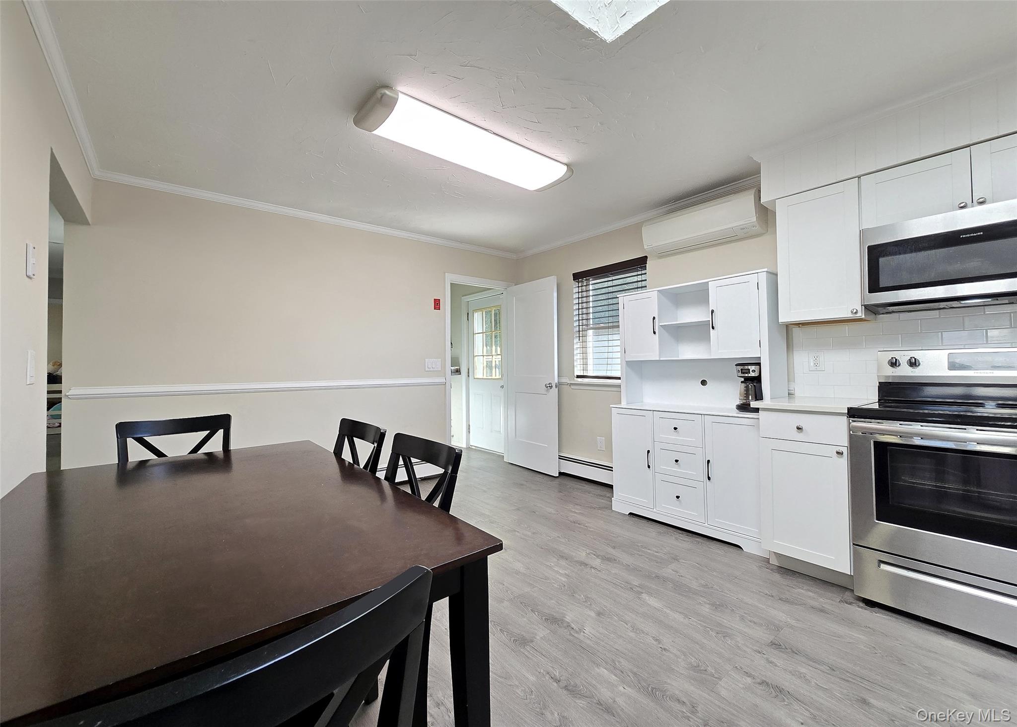 #8 photo, 325 Dunton Avenue, সাফোক কাউন্টি East Patchogue , NY 11772