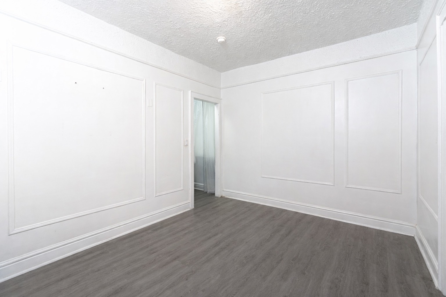 #11 photo, 949 E 214 ST, Williamsbridge , NY 10469