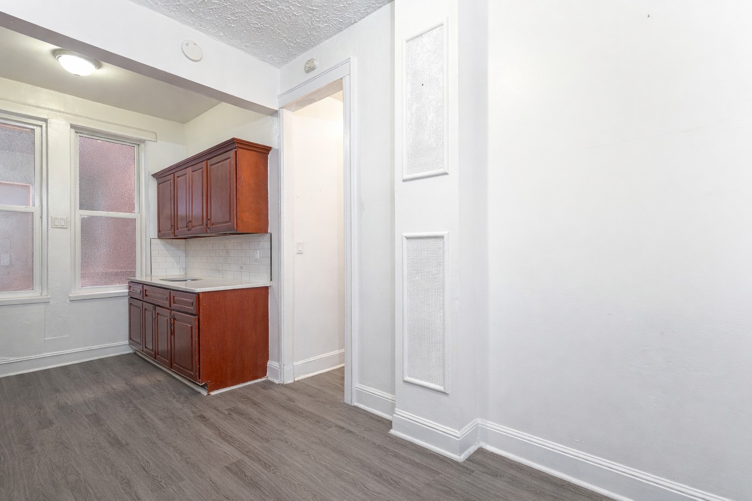 #13 photo, 949 E 214 ST, Williamsbridge , NY 10469