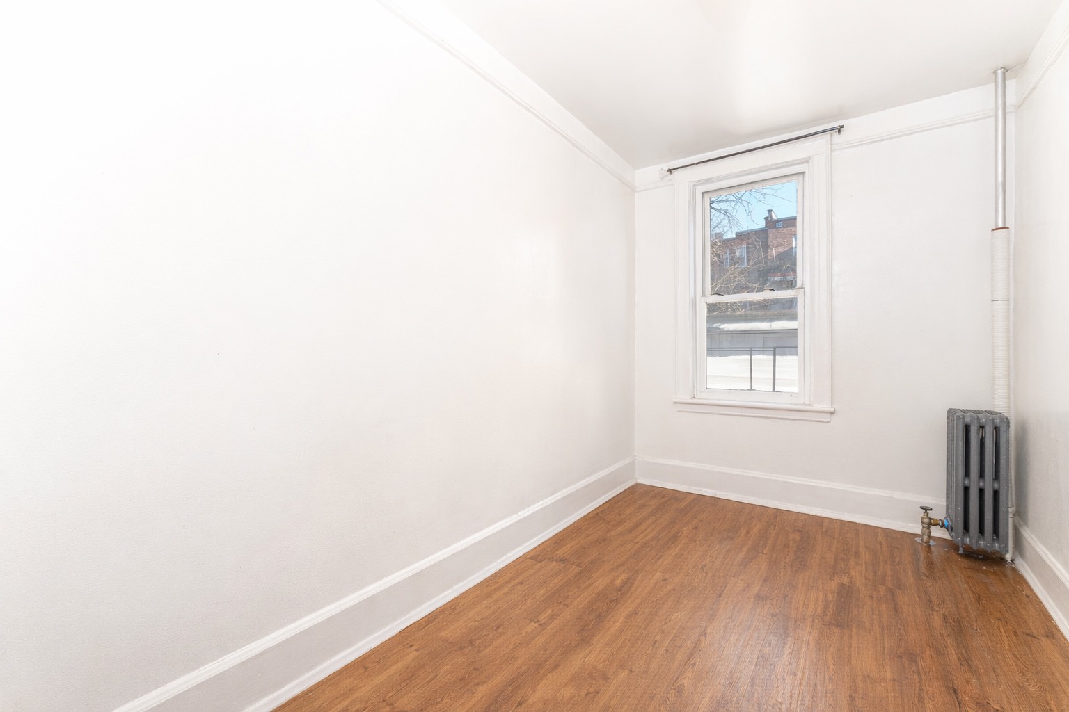 #18 photo, 949 E 214 ST, Williamsbridge , NY 10469