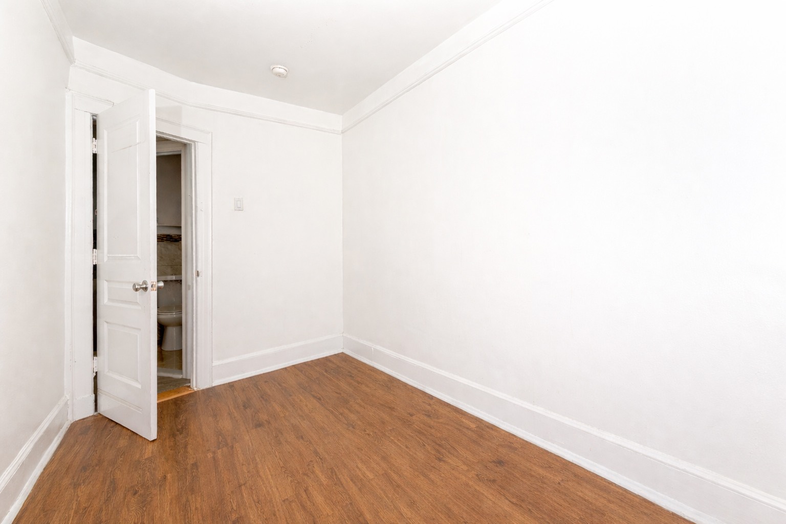 #19 photo, 949 E 214 ST, Williamsbridge , NY 10469