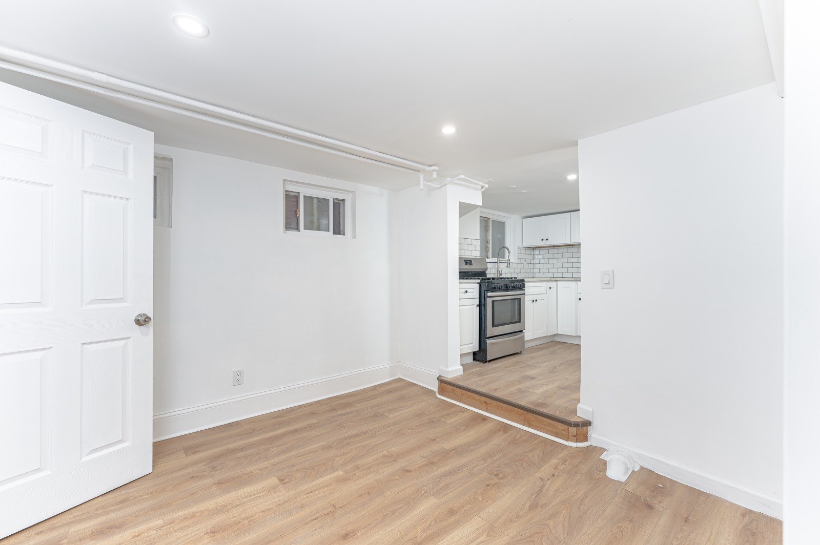 #35 photo, 949 E 214 ST, Williamsbridge , NY 10469