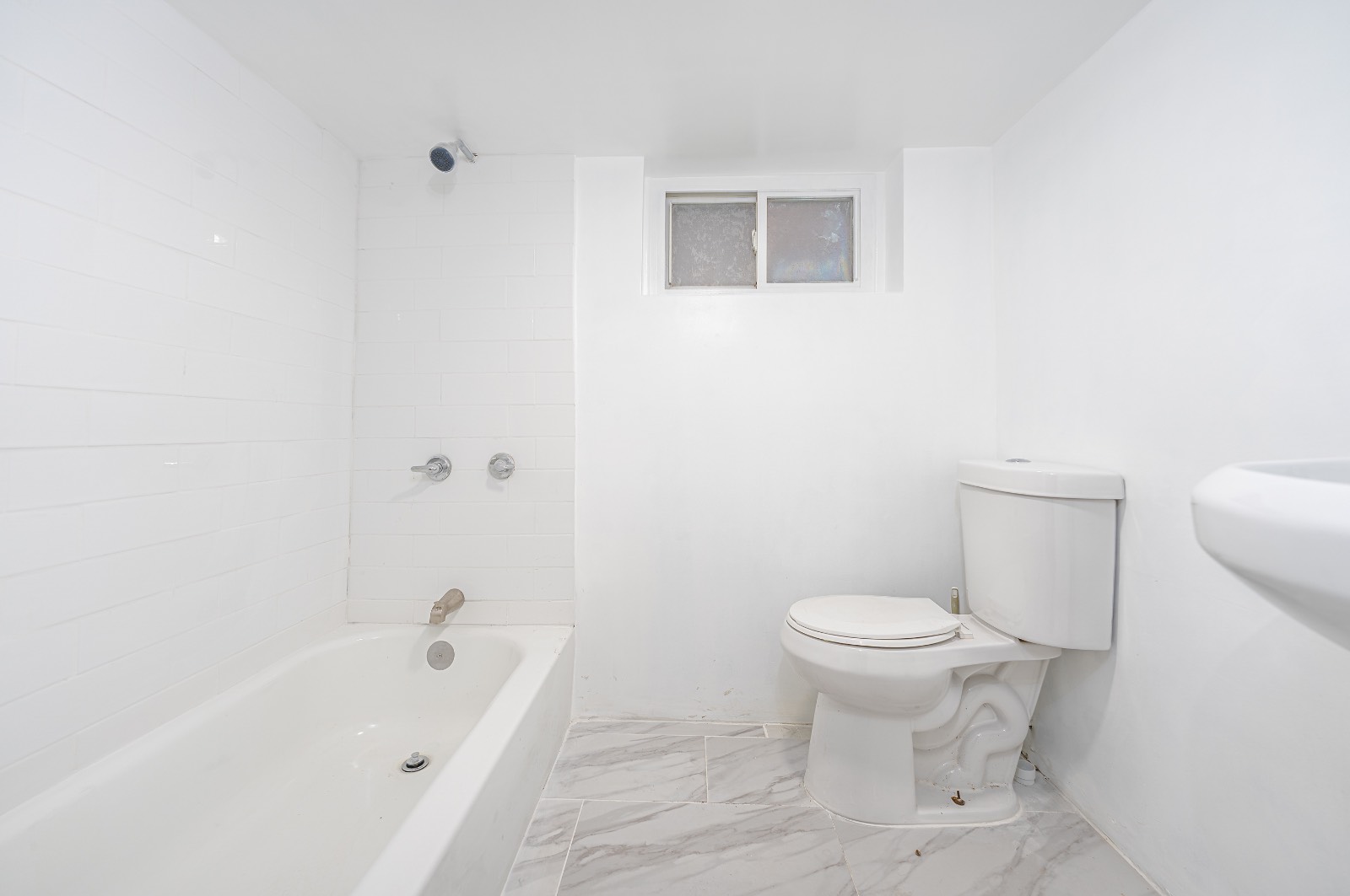 #41 photo, 949 E 214 ST, Williamsbridge , NY 10469