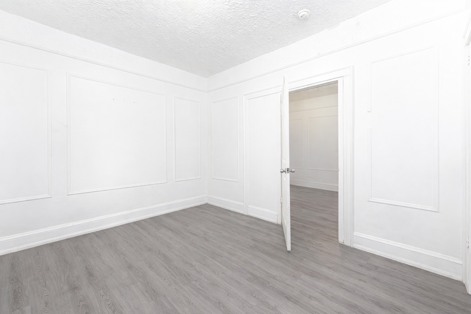 #8 photo, 949 E 214 ST, Williamsbridge , NY 10469