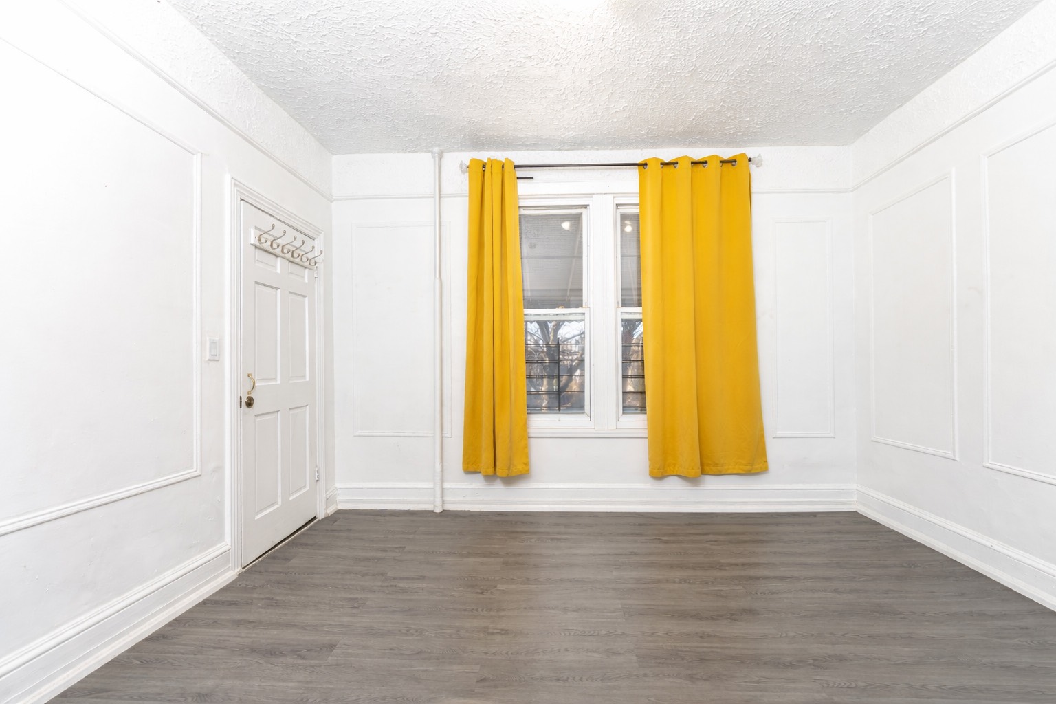 #9 photo, 949 E 214 ST, Williamsbridge , NY 10469