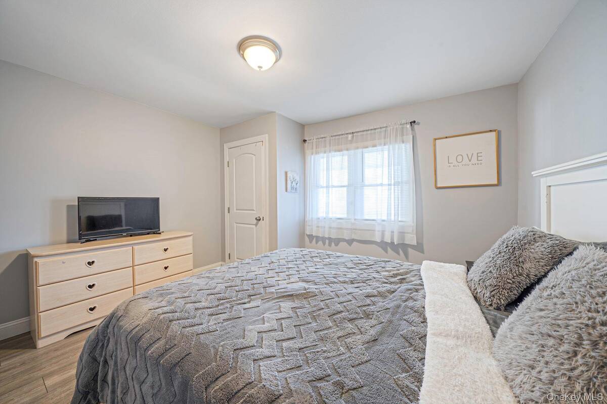 #13 photo, 77 Market Street, 东长岛 Mastic Beach , NY 11951