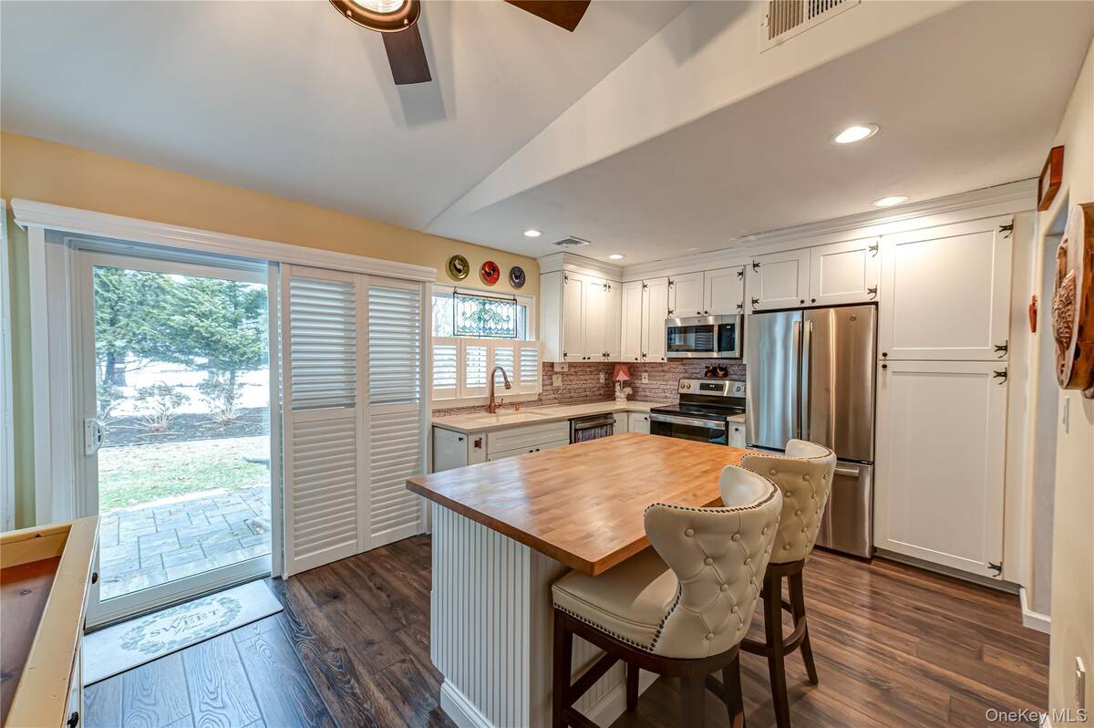 #12 photo, 263 Glen Drive, सफ़ोक काउंटी Ridge , NY 11961