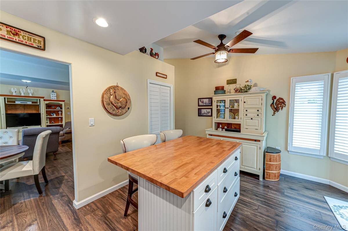 #13 photo, 263 Glen Drive, सफ़ोक काउंटी Ridge , NY 11961