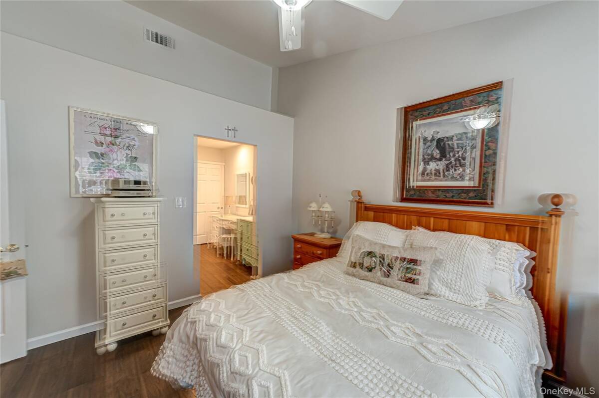 #15 photo, 263 Glen Drive, सफ़ोक काउंटी Ridge , NY 11961