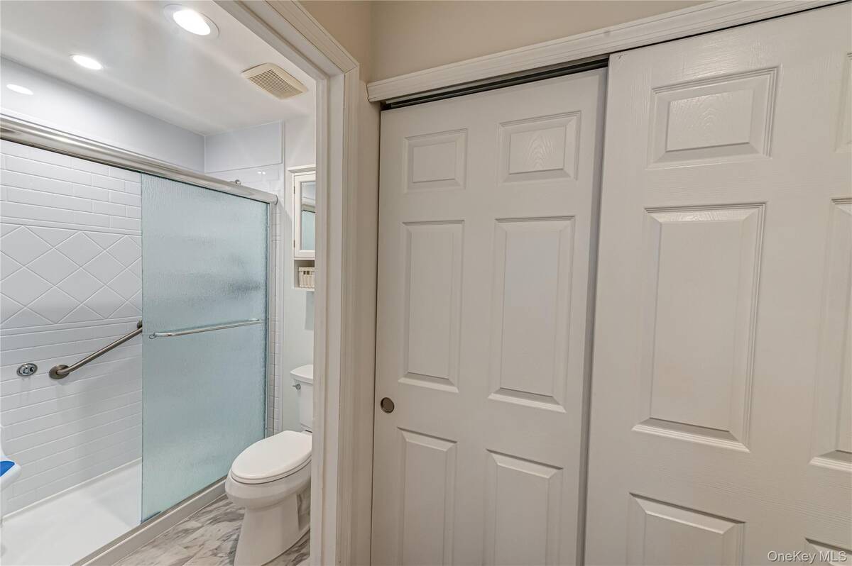 #18 photo, 263 Glen Drive, सफ़ोक काउंटी Ridge , NY 11961