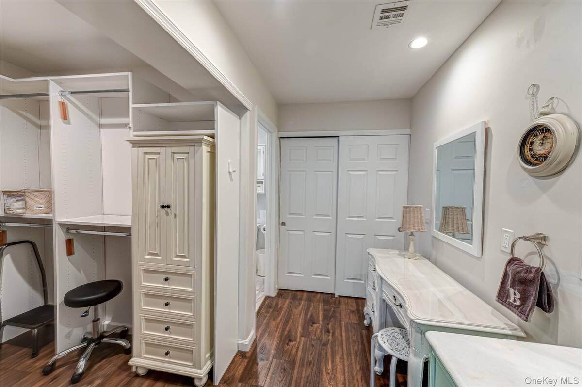 #20 photo, 263 Glen Drive, सफ़ोक काउंटी Ridge , NY 11961