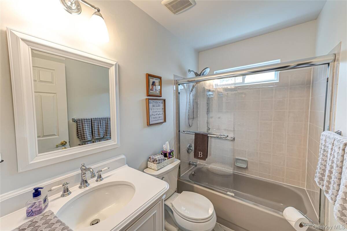 #22 photo, 263 Glen Drive, सफ़ोक काउंटी Ridge , NY 11961