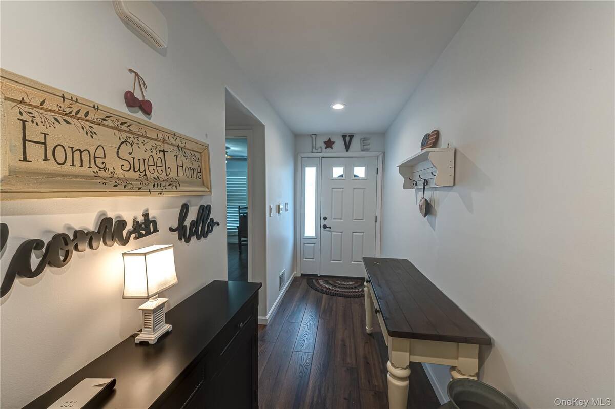 #3 photo, 263 Glen Drive, सफ़ोक काउंटी Ridge , NY 11961