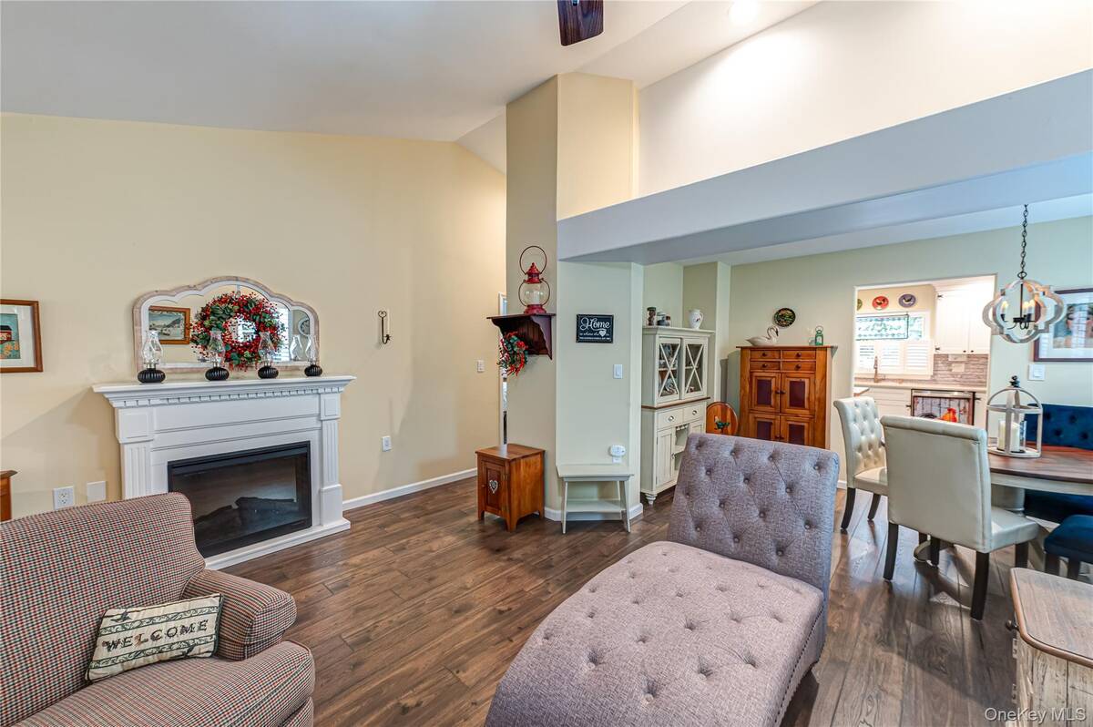 #4 photo, 263 Glen Drive, सफ़ोक काउंटी Ridge , NY 11961