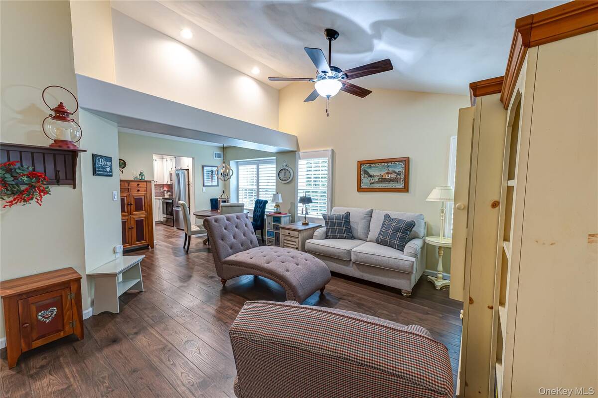 #5 photo, 263 Glen Drive, सफ़ोक काउंटी Ridge , NY 11961